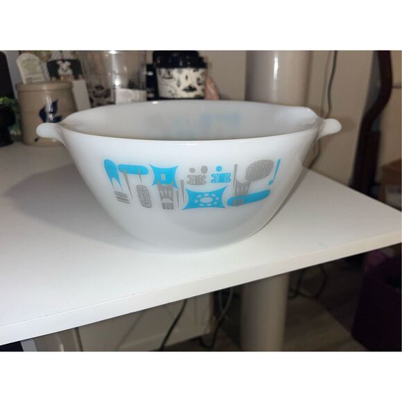 Vintage MCM Fire King Atomic Blue Heaven 10 inch bowl flawless - Picture 16 of 16